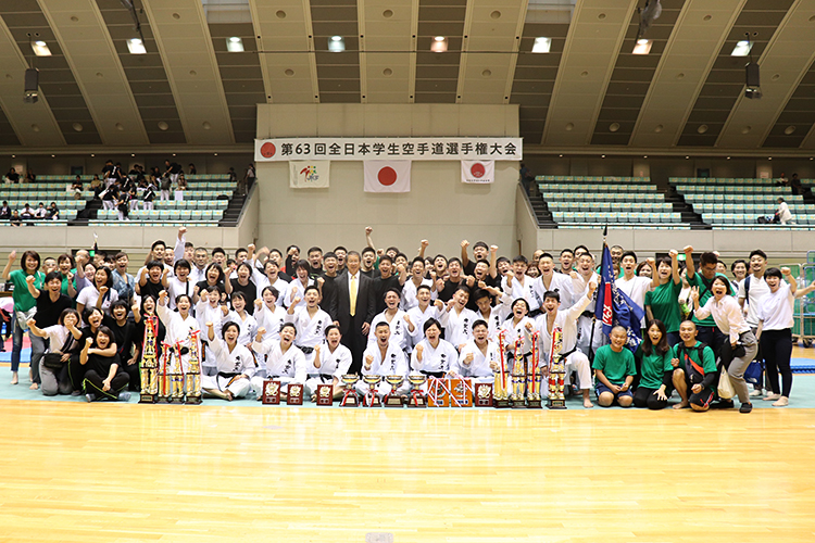 Group photo of Karatedo club