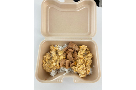 福岡キャンパスで100円朝食を実施しました