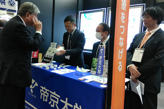 医療技術学部 鈴木教授と大谷教授がMedtec Japan2026に出展しました