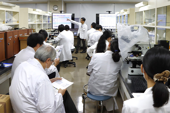 帝京大学医真菌研究センターにて第11回日本医真菌学会皮膚真菌症指導者講習会が行われました