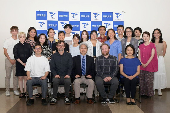 アメリカ・インドネシア・タイの留学生を迎えて帝京国際サマースクールを実施しました