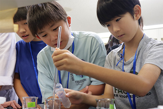 八王子キャンパスにて夏季こども科学教室を実施しました