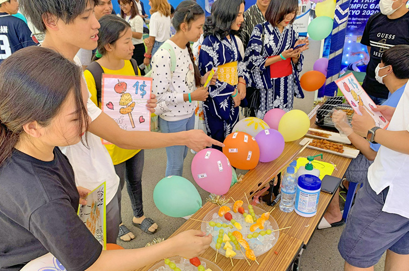 Photograph of participating in the "Kizuna Festival" held at the Royal University of Phnom Penh