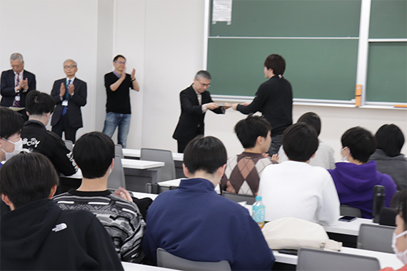 Graduation ceremony held for The Faculty of Economics Career Challenge Program