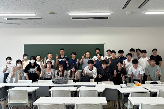朴井ゼミがゲストスピーカーを招いて講演を実施しました