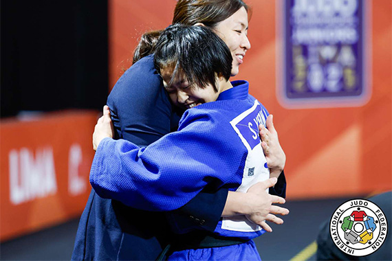 柔道部が世界ジュニア柔道選手権大会で優勝しました