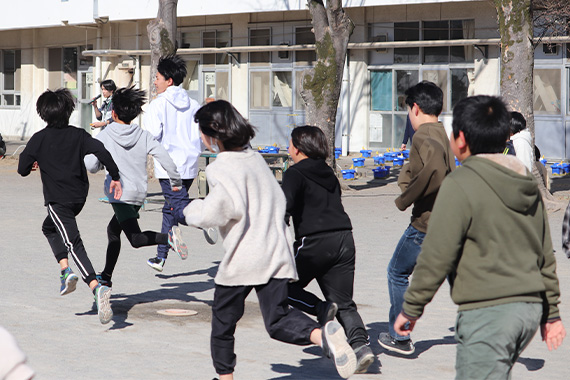 駅伝競走部が府中市立矢崎小学校と交流授業を行いました