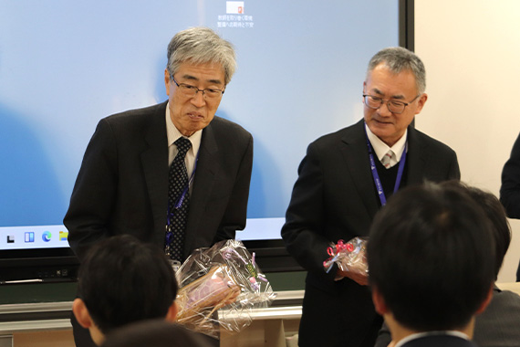 教職研究科にて坂本研究科長、藤井教授の最終講義を行いました