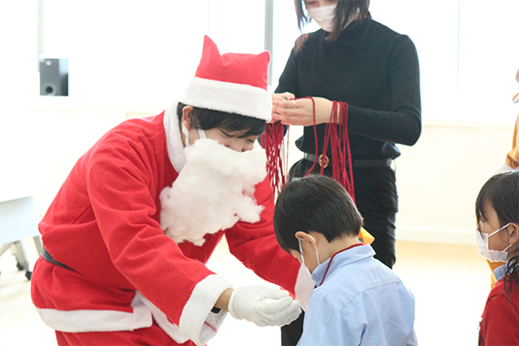 田﨑ゼミが帝京大学幼稚園児を招いて参加型演奏会を実施しました