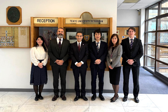 The Consul General of Japan in Edinburgh visited our Durham Campus.