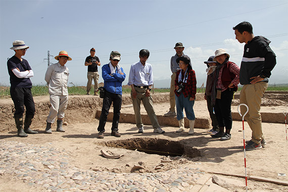 "Establishment and Transition of Silk Road's International Trading City Suiyabu-Coexistence of Agricultural Urban Space and Nomadic World-" was adopted as Grant-in-Aid for Scientific Research (Scientific Research Grant) Basic Research S in the 3rd year of Reiwa.