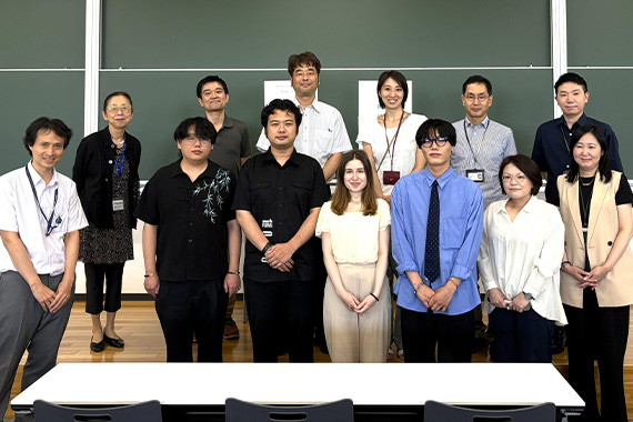 文学研究科の大学院生による修士論文構想発表会を実施しました