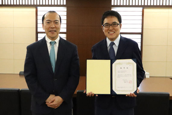 医学部内科学講座教授 渡邊雄介に帝京大学発ベンチャー企業の称号を授与しました
