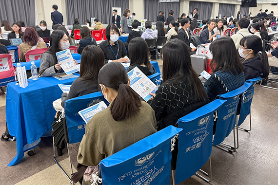 薬学部学生を対象とした卒業生・各種団体との情報交換会を実施しました