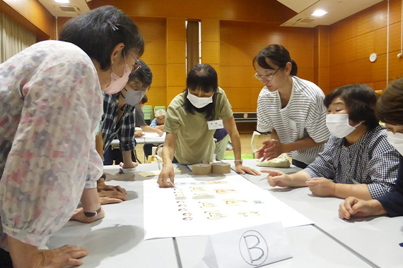 経済学部 坪井教授が宇都宮市豊郷地区女性防火クラブで「災害時における避難所の空間設計と設営に関するワークショップ」を行いました