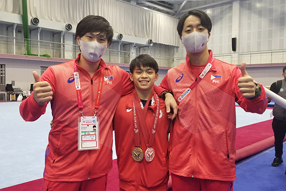 Teikyo student wins gold medal at the 50th World Artistic Gymnastics Championships