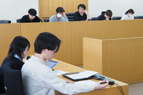 帝法会が模擬裁判を行いました