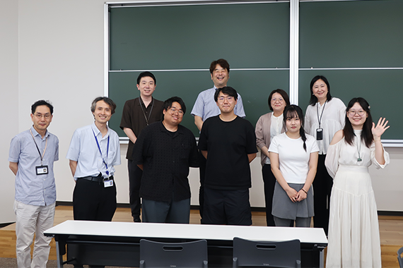Graduate Graduate School of Liberal Arts Graduate School hold master's thesis presentation