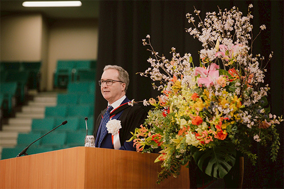 オックスフォード大学ワダム校ロバート・ハニガン学長による新年度記念国際講演会を実施しました