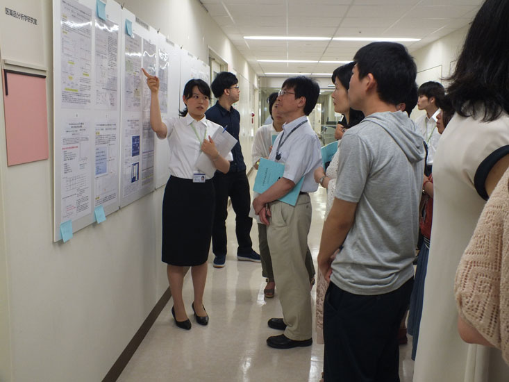 卒業論文発表会の様子　1枚目