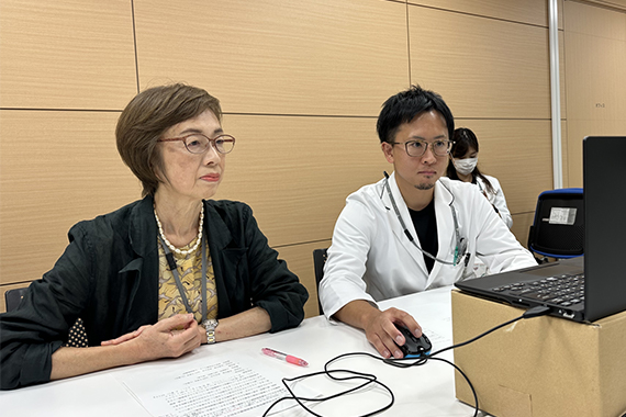 医療技術学部学生が卒業生とオンライン交流会を行いました