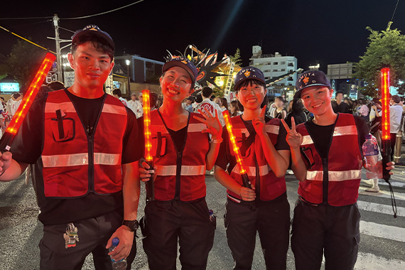 福岡医療技術学部の学生が「おおむた大蛇山まつり」の警備活動に参加しました