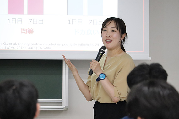 スポーツ医科学センターが学生アスリート・スタッフ向け栄養セミナーを実施しました