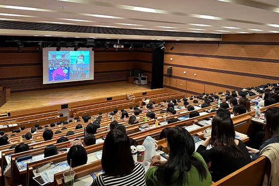 薬学部学生を対象とした卒業生との情報交換会を実施しました