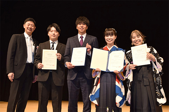 福岡医療技術学部の学生が学術奨励賞・教育奨励賞を受賞しました