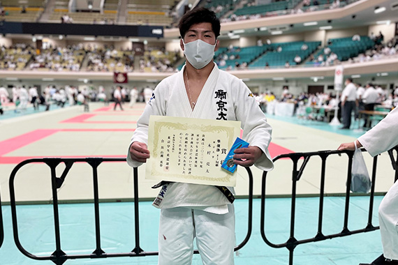 The judo club participated in the Tokyo Student Judo Championships by Weight Category