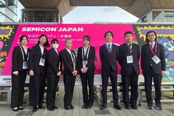 データサイエンス学科の学生が半導体産業の国際展示会「セミコンジャパン2025」で研究成果を発表しました