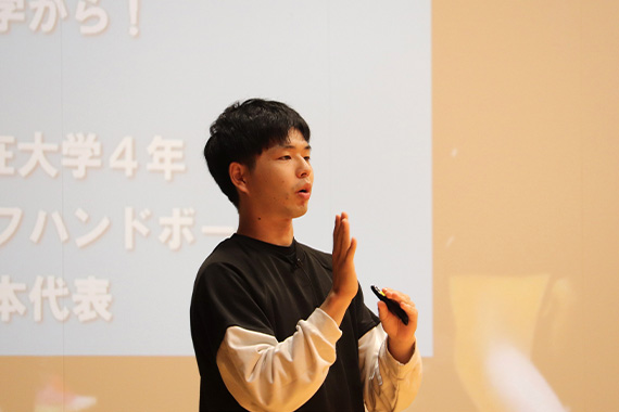 デフリンピック ハンドボール日本代表選手をゲストに聴覚障がいの理解を深める講義を行いました