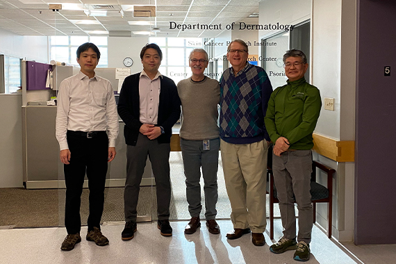 Associate Professor Saegusa and Senior Assistant Professor Ito visited Case Western Reserve University
