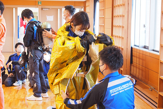 大牟田市消防本部によるNBC災害対応に関する講義を実施しました
