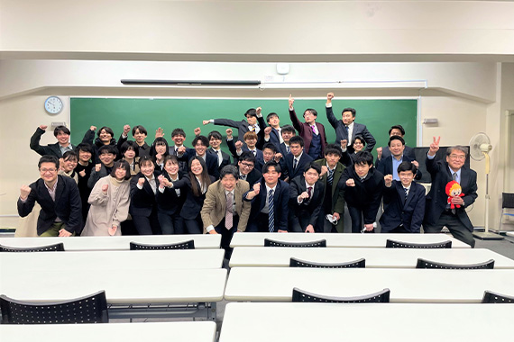 若山ゼミの学生が2023年日本アクティブラーニングゼミ研究成果発表会に参加しました