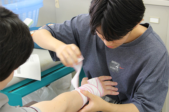 包帯を巻いてみよう