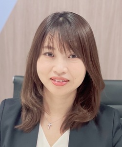 杉山彩香氏