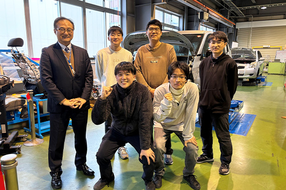 本学自動車技術センター加藤特任教授と研究室所属の学生が電気自動車に用いられるワンペダル走行の電費向上効果を解明しました