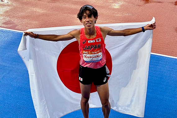 駅伝競走部の楠岡由浩さんがU23アジア選手権大会で優勝しました