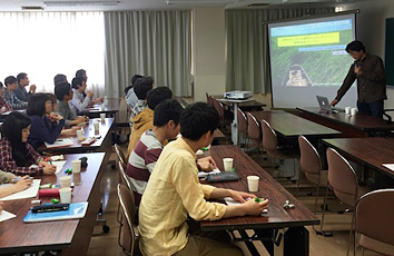 第8回「浮きイネにおける植物ホルモンを介した節間伸長メカニズム」の様子