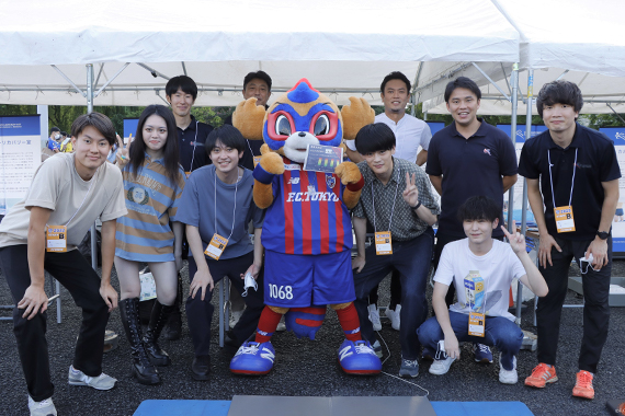 We exhibited a PR booth at Teikyo University in collaboration with FC Tokyo.
