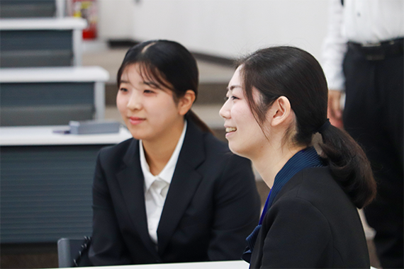 教育現場で活躍する卒業生と学生が交流する「帝京大学 教職・保育職 ALUMNI FORUM」を実施しました