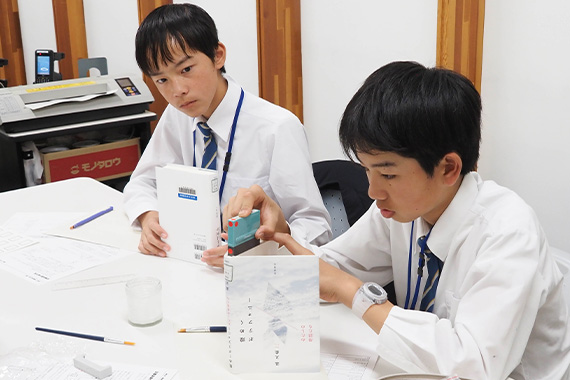 八王子キャンパスにて落合中学校の生徒による職場体験を受け入れました