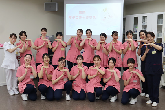 Students Graduate Course of Midwifery conducted a maternity class titled "Postpartum Life: Raising a Child Together as a Parent and Child."