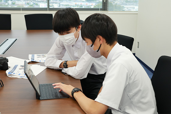 八王子キャンパスにて由木中学校の生徒による職場体験を受け入れました