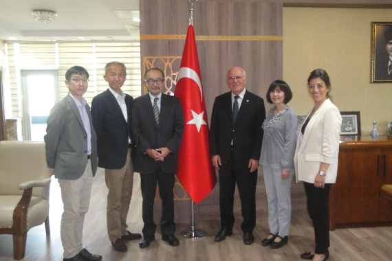 荒井教授らがトルコ・ウシャク大学のワークショップに参加しました