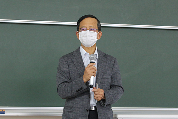 新型コロナウイルス感染症学内講座を開講しました