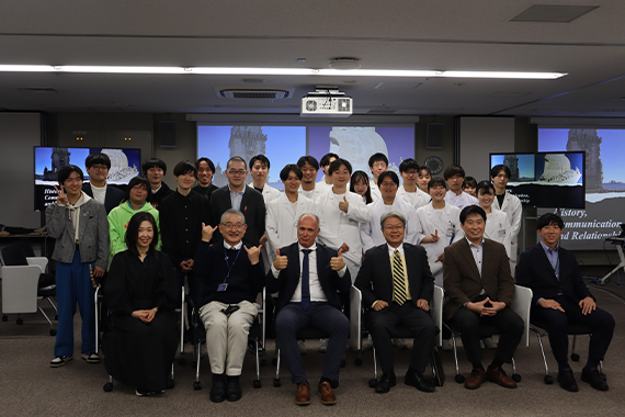 A special class was held at Teikyo Simulation Education and Research Center