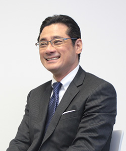 髙岡 哲郎 講師の写真